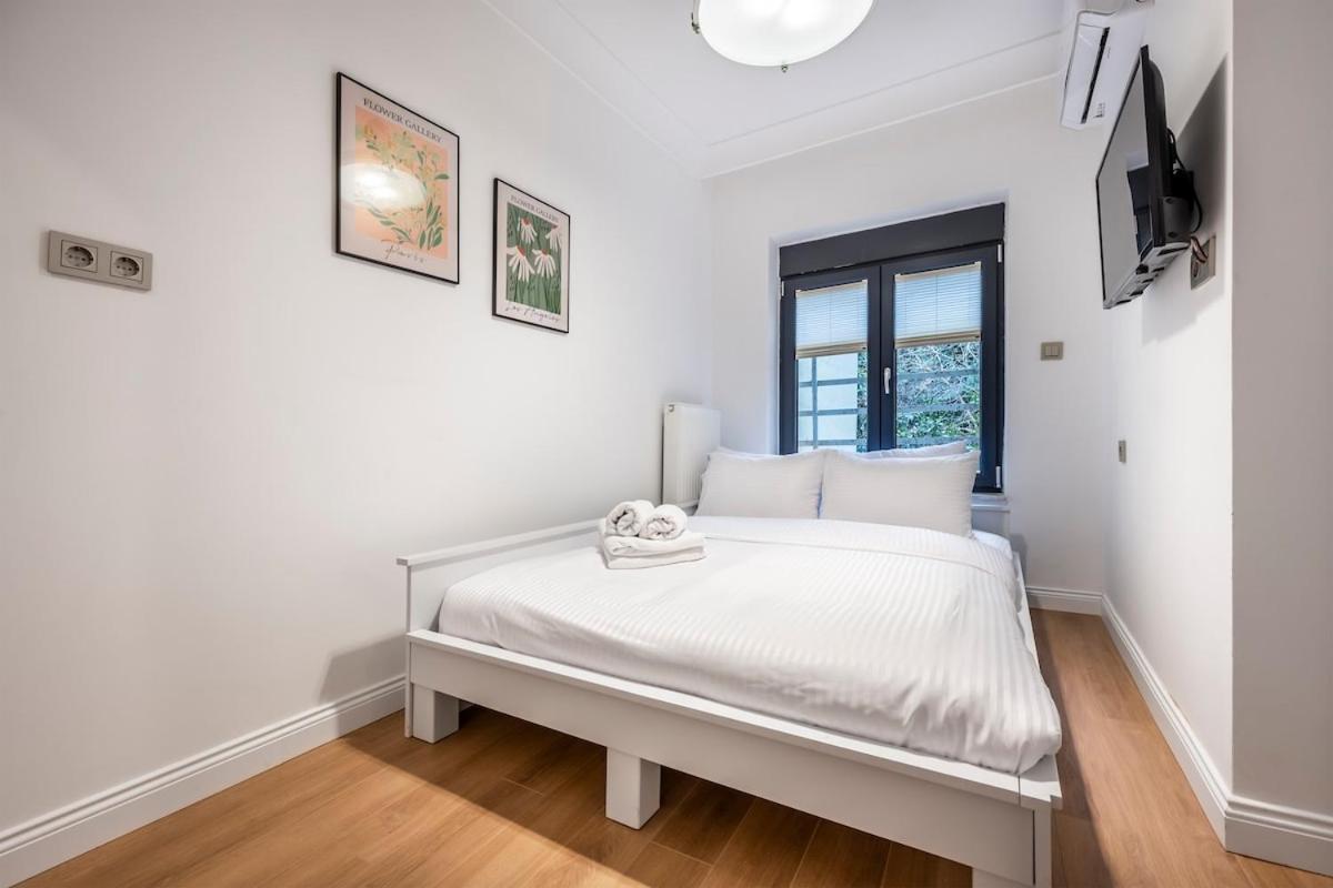 Apartment A Pleasant In The Center Of Cihangir Istanbul